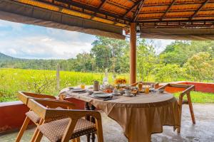 Foto dalla galleria di StayVista at Firefly By The River with Breakfast a Kushalnagar