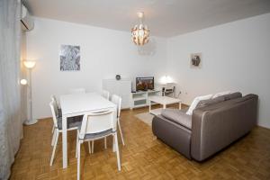Posezení v ubytování Apartmani ORION - Sunce + 27 fotografií