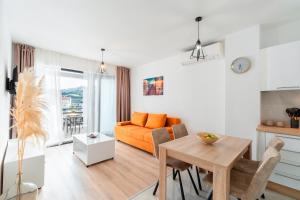 Apartments & Rooms Fisherman's Luck的休息区