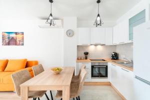 Apartments & Rooms Fisherman's Luck的厨房或小厨房