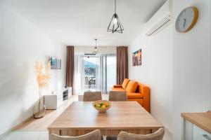 Apartments & Rooms Fisherman's Luck的休息区