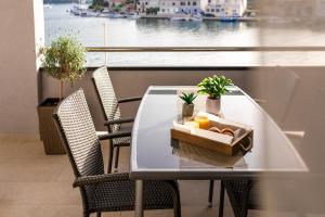 Apartments & Rooms Fisherman's Luck的休息区