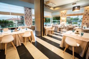 Restauracja lub miejsce do jedzenia w obiekcie Hotel Spa Sinagoga