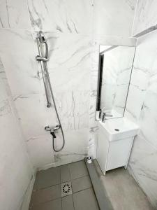 Ένα μπάνιο στο Nemesis Second floor studio in downtown Nicosia