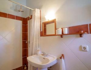 Koupelna v ubytování Casa rural con jacuzzi y chimenea en paraje único - La Casa del Pino