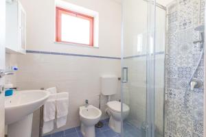 A bathroom at Mondello Sabrina Apartments