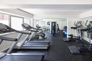 Fitness centrum a/nebo fitness zařízení v ubytování Hyatt Regency Brisbane