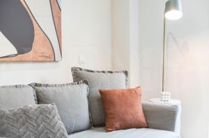 Posedenie v ubytovaní Lovely duplex with private parking near city center by REMS