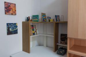 The library in Az apartmant