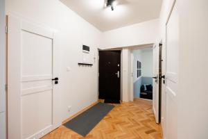 Fotografie z fotogalerie ubytování Old Town Eclectic Apartment for 6 people ve Varšavě