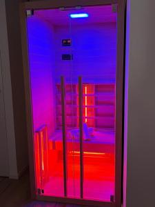 Posteľ alebo postele v izbe v ubytovaní CASA ENEA TERRACINA - Relax Sauna Apartment