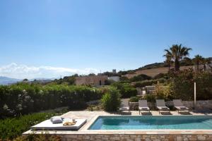 Gallery image of Villa Aphrodite · Elegant villa, sea views, designer renovation in Ambelas