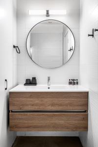 Bathroom sa HAYARKON - Superior Collection - By HOMY