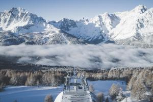 Природа поблизу цей готель