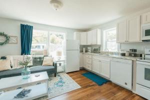 Η κουζίνα ή μικρή κουζίνα στο Cozy Farmhouse Apartment in Bristol 2 bed 1 bath