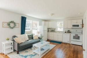 Η κουζίνα ή μικρή κουζίνα στο Cozy Farmhouse Apartment in Bristol 2 bed 1 bath +29 φωτογραφίες