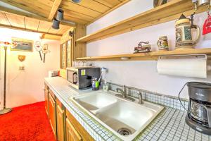 Fotografie z fotogalerie ubytování Large Lowell Apartment Sun View Ranch 324 v destinaci Lowell