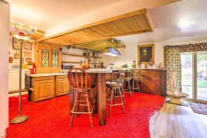 Fotografie z fotogalerie ubytování Large Lowell Apartment Sun View Ranch 324 v destinaci Lowell