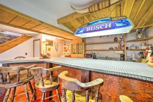 Fotografie z fotogalerie ubytování Large Lowell Apartment Sun View Ranch 324 v destinaci Lowell