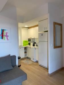 Kuchnia lub aneks kuchenny w obiekcie Estudio Voramar San Juan