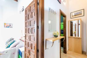 Fotografia z galérie ubytovania Cómodo y moderno apartamento centro Granada v destinácii Granada