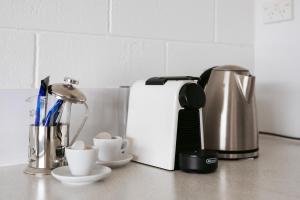 Kaffemaskin og/eller vannkoker på Cobblestone Court Motel - Wenzel Motels