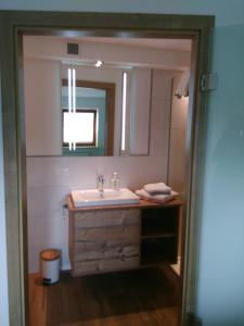 Koupelna v ubytování Ferienwohnung Weissacher + 27 fotografií