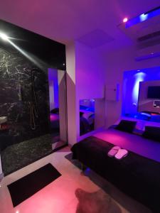 Posteľ alebo postele v izbe v ubytovaní Lyon superbe jacuzzi vue sur jardin