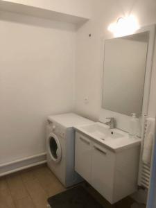 Et badeværelse på Charmant appartement à la limite de Paris