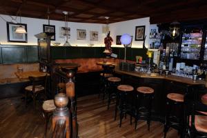 Lounge nebo bar v ubytování Hotel Zum Weißen Roß