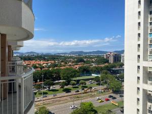 - Vistas a la ciudad desde un edificio en Apart hotel Barra First, en Río de Janeiro