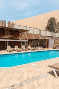 A piscina localizada em Hotel El Huacachinero ou nos arredores