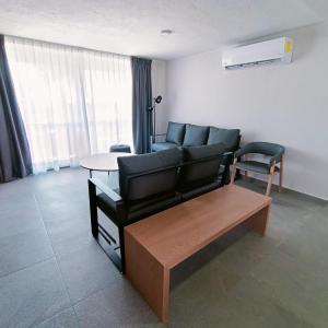 Posezení v ubytování Sunrock Hotel & Suites