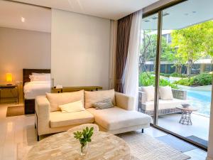 Posezení v ubytování Veranda pool access 2BR family Huahin