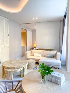 Posezení v ubytování Veranda pool access 2BR family Huahin