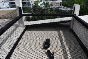 Вид на бассейн в Ceren Luxury Apartments at Fifth Avenue by Spot Rentals или окрестностях