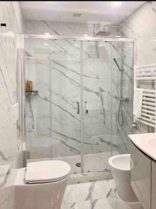Ein Badezimmer in der Unterkunft Le Suite Abitare Roma