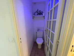 Koupelna v ubytování Le poète - appartement lumineux centre Rive Gauche - 148