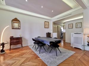 Gallery image of LUXURY BAQUIS in Nice