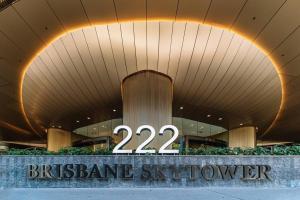 Foto Brisbane'is asuva majutusasutuse Amazing views 60th level skytower 3 bedrooms galeriist