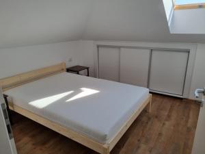 Ένα ή περισσότερα κρεβάτια σε δωμάτιο στο 3 bedroom apartment