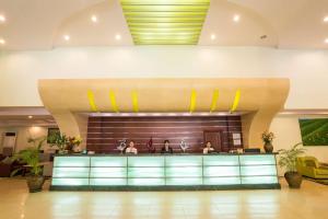 Lobi atau kawasan kaunter penerimaan di Best Western Green Hill Hotel