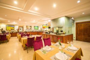 Restoran atau tempat lain untuk makan di Best Western Green Hill Hotel