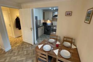 ครัวหรือมุมครัวของ Peebles Cardona Cozy 2 x bedroom Apartment +6 ภาพ
