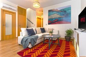 TV a/nebo společenská místnost v ubytování -MalagaSunApts- PrivateTerrace FreeParking Pool