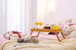 Posteľ alebo postele v izbe v ubytovaní -MalagaSunApts- FreeParking Shared Pool