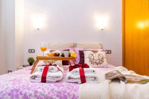 Posteľ alebo postele v izbe v ubytovaní -MalagaSunApts- FreeParking Shared Pool + 14 fotografií