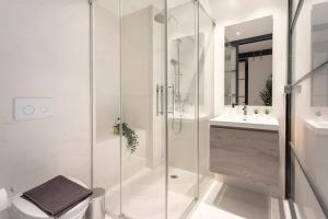 Kúpeľňa v ubytovaní -MalagaSunApts-Industrial Loft CityCentre