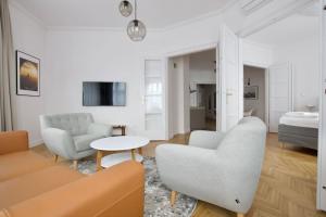 Posezení v ubytování Premium Apartment by Hi - Central 2 BR - best view