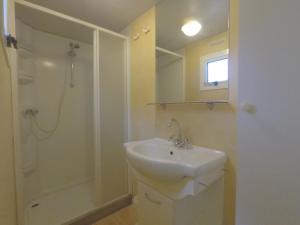 Vannituba majutusasutuses Camping & Village Polvese